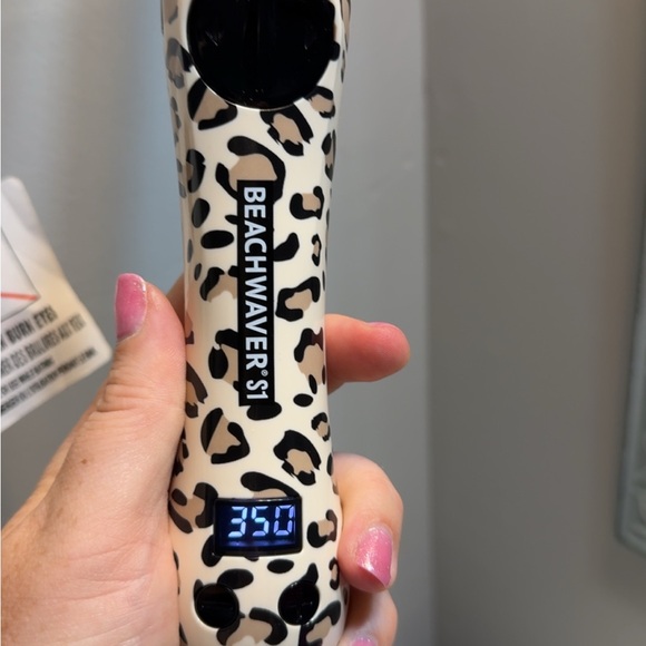 Beachwaver S1 Leopard Print Curling Iron - Picture 5 of 5